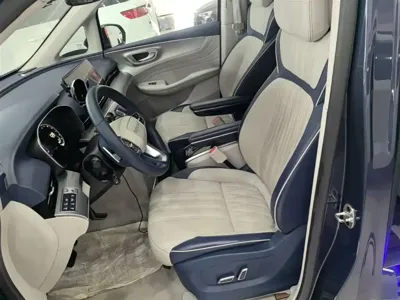 Roewe iMAX8