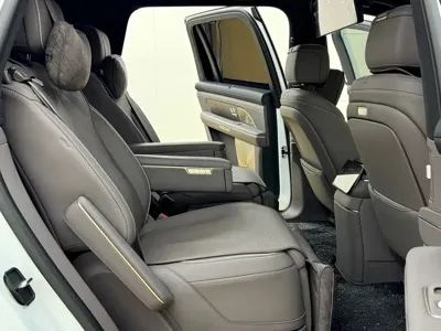 Nio ES8