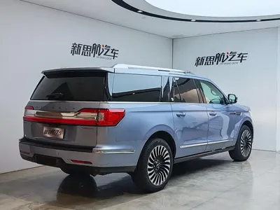 Lincoln Navigator