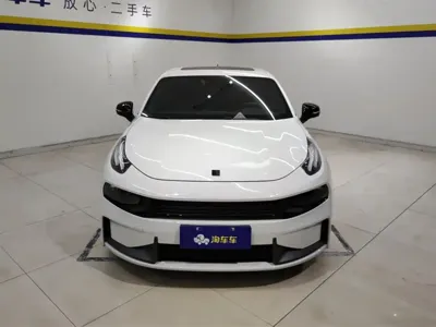 Lynk & Co 03