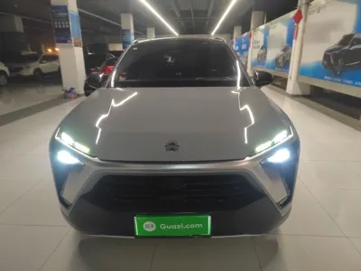 Nio ES8