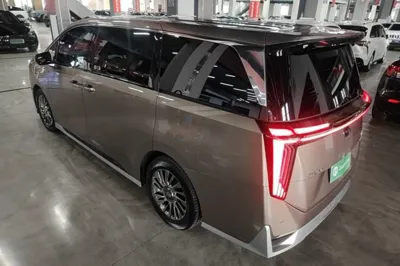 GAC Trumpchi M8