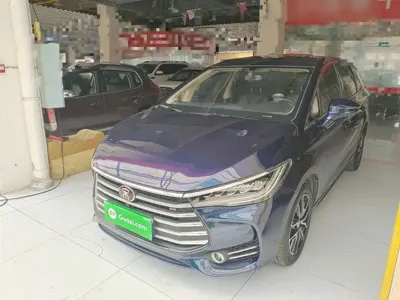 BYD MAX