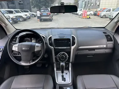 Isuzu MU-X