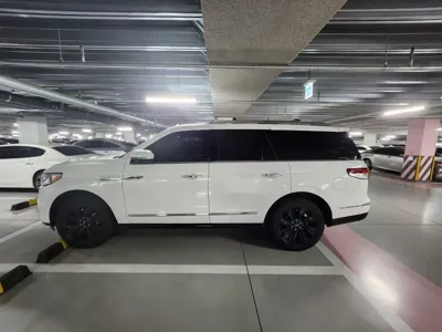 Lincoln Navigator