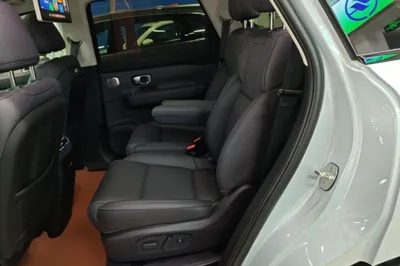 Leapmotor C16