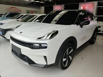 Lynk & Co 06