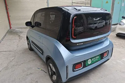 Baojun E300
