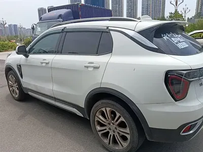 Lynk & Co 01