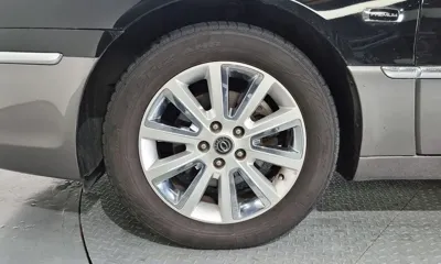 Kia Opirus