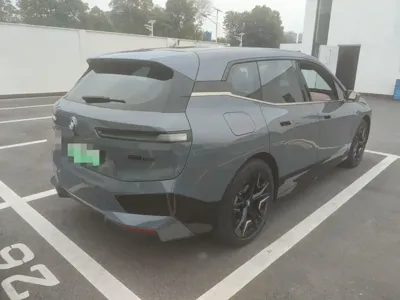 BMW iX
