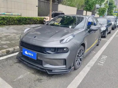 Lynk & Co 03