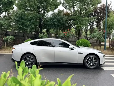 Xpeng P7