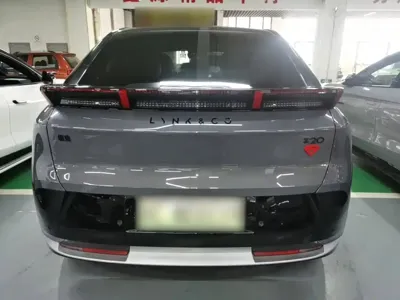 Lynk & Co Z20