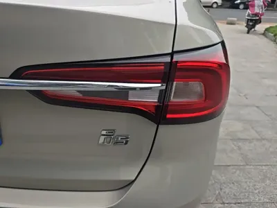 Roewe i5