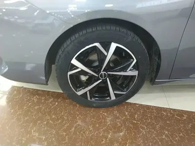 Roewe i5