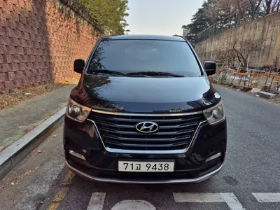 Hyundai Starex