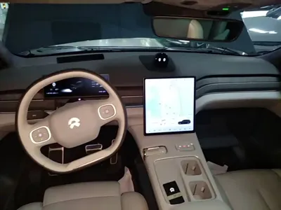 Nio ES8