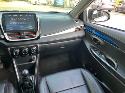 Toyota Yaris L
