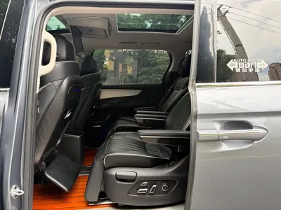 Roewe iMAX8