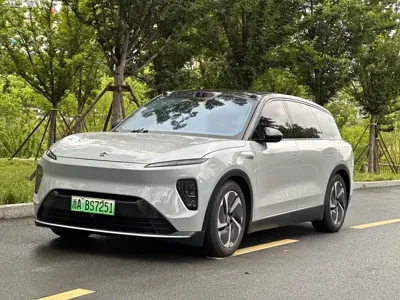 Nio ES8