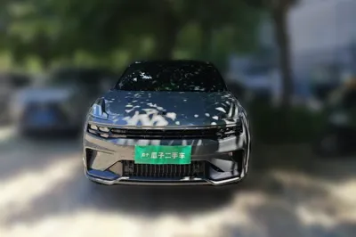 Lynk & Co 06