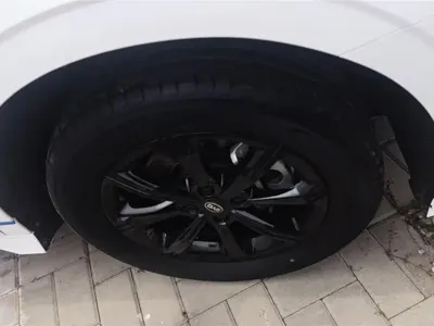 BYD e2