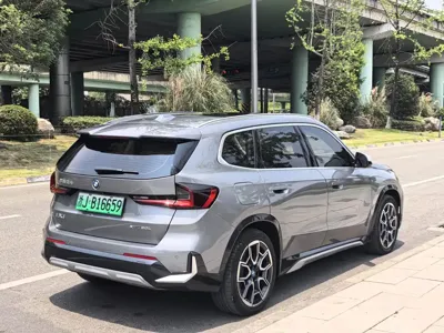 BMW iX1