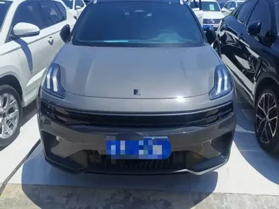 Lynk & Co 06