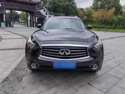 Infiniti QX70