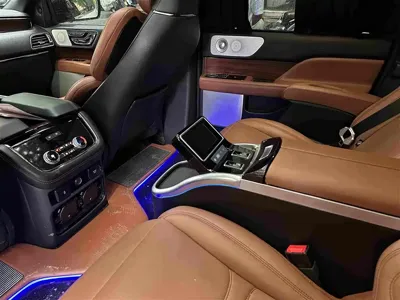 Lincoln Navigator