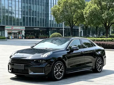 Lynk & Co 03