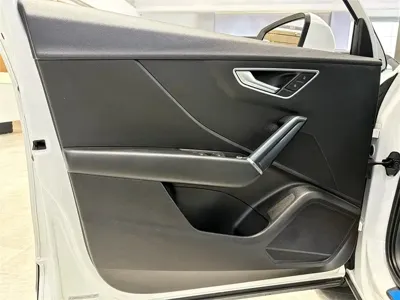 Audi Q2L e-tron