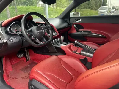 Audi R8