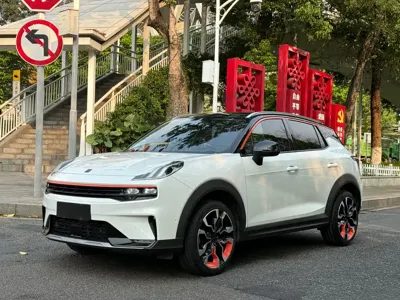 Lynk & Co 06