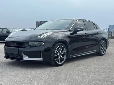 Lynk & Co 03