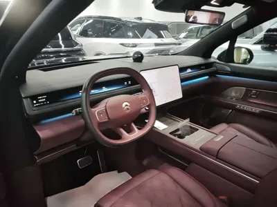 Nio ES8