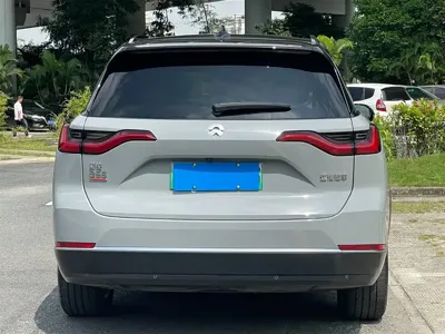 Nio ES8