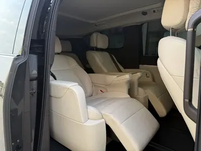 Li Auto Li MEGA