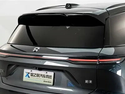 Nio ES8