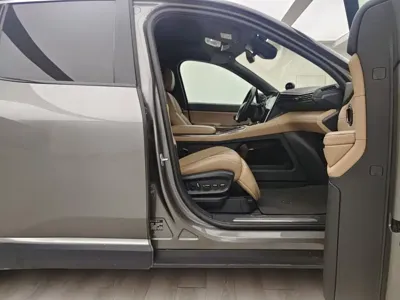 Nio ES8
