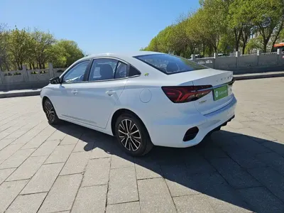 Roewe i5