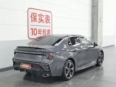 Lynk & Co 03