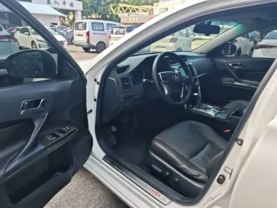 Toyota Reiz