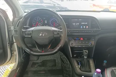 Hyundai Elantra (6th Generation