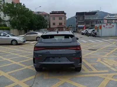 BYD e2