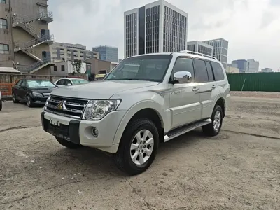 Mitsubishi Pajero (Import)