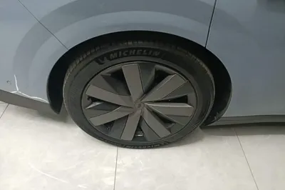 Li Auto Li Auto i8
