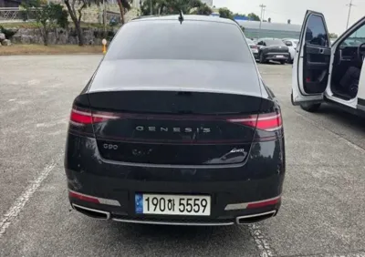 Genesis G90