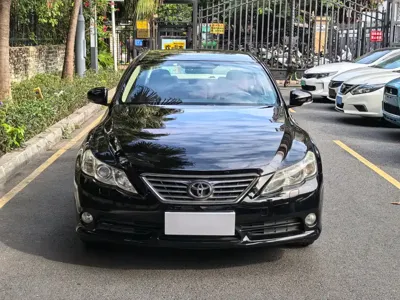 Toyota Reiz